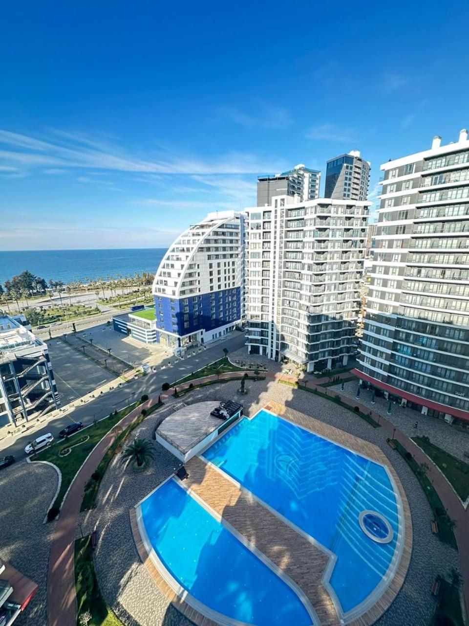 White Apartment Batumi Exterior photo