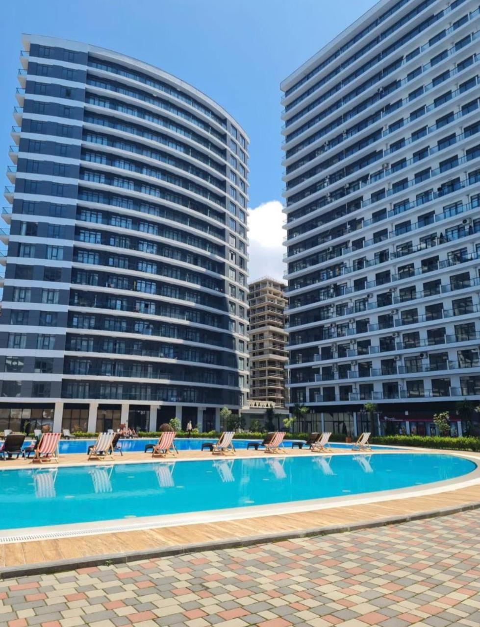White Apartment Batumi Exterior photo