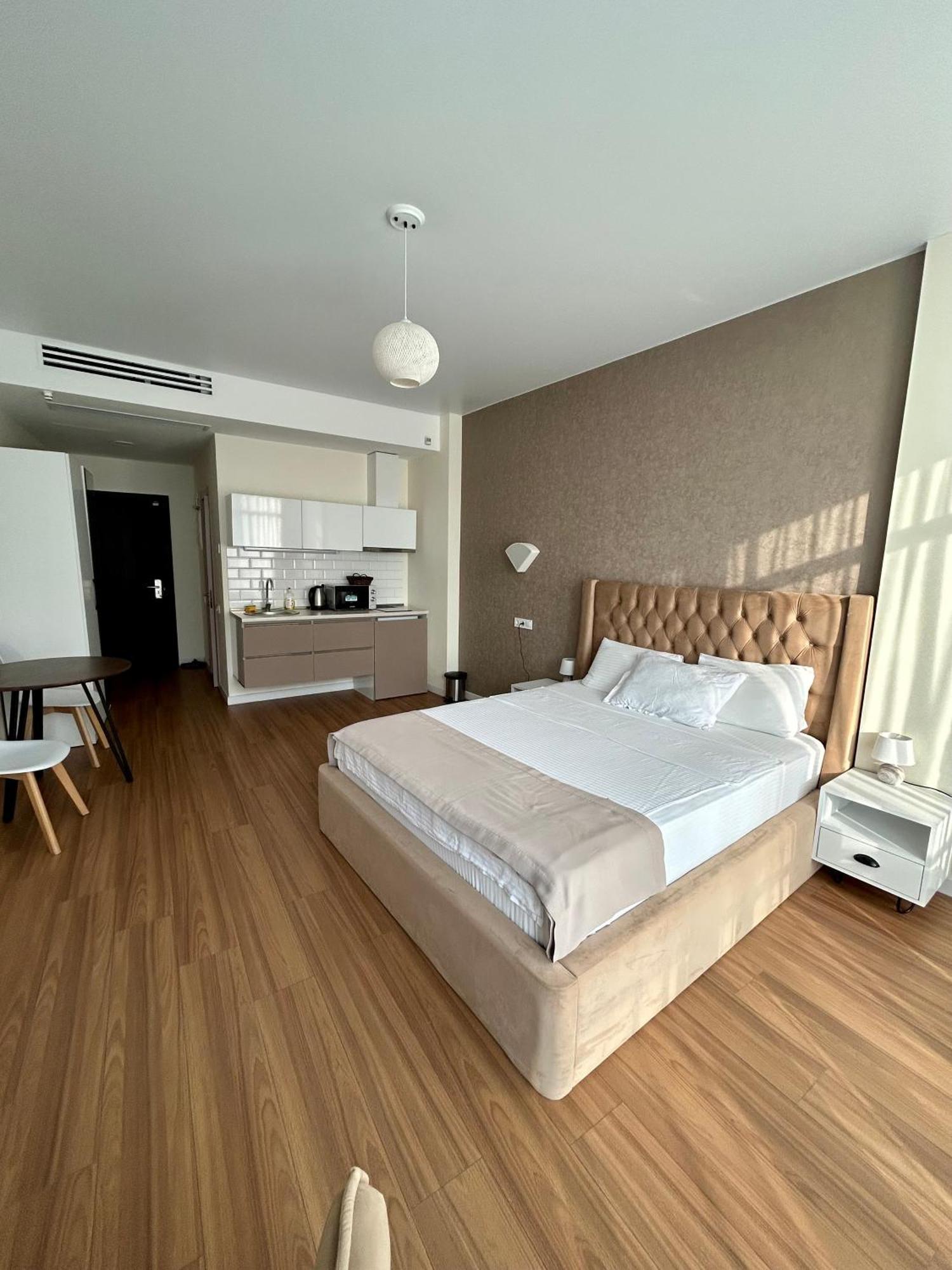 White Apartment Batumi Exterior photo