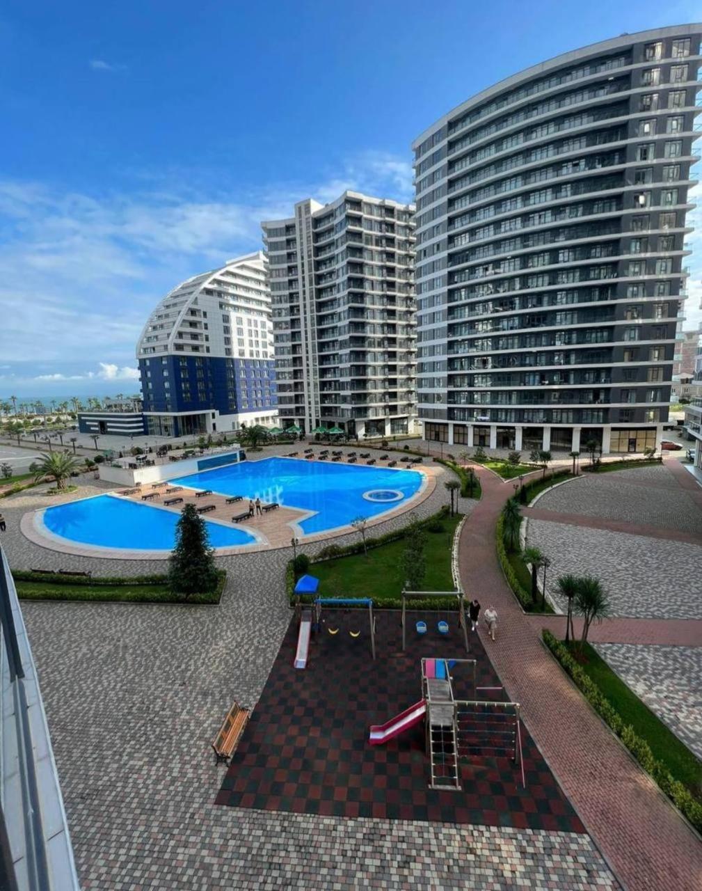 White Apartment Batumi Exterior photo