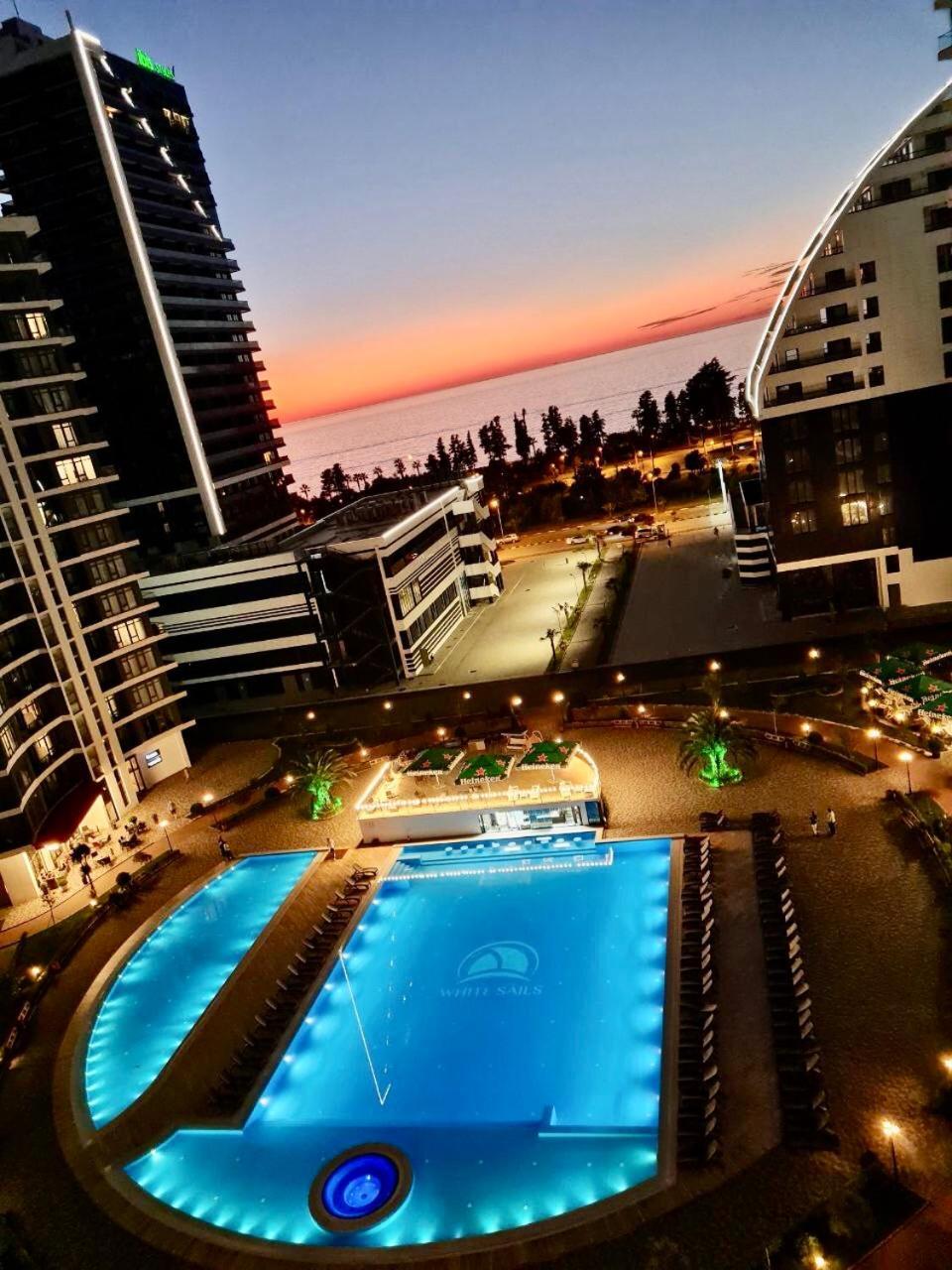 White Apartment Batumi Exterior photo
