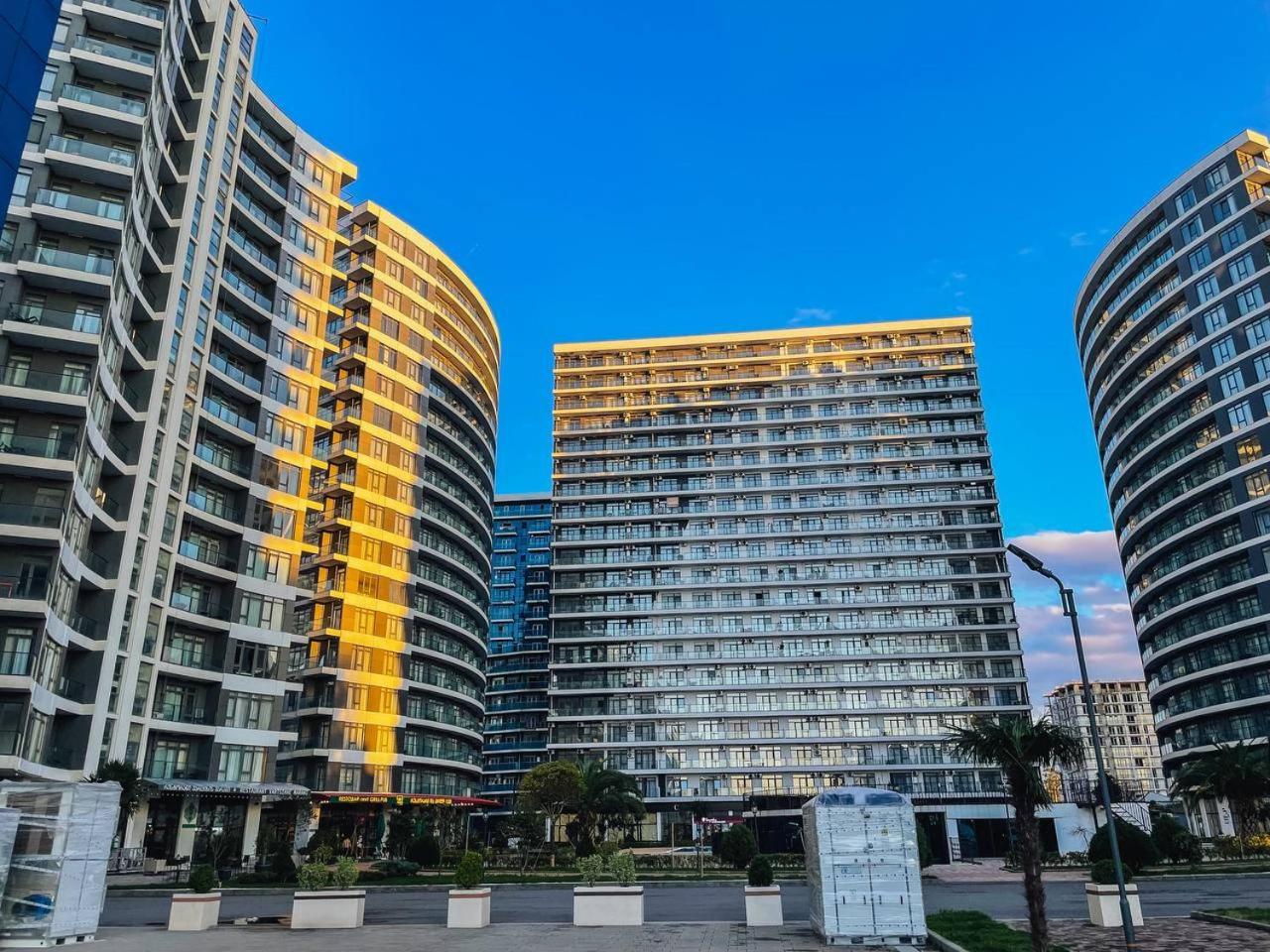 White Apartment Batumi Exterior photo