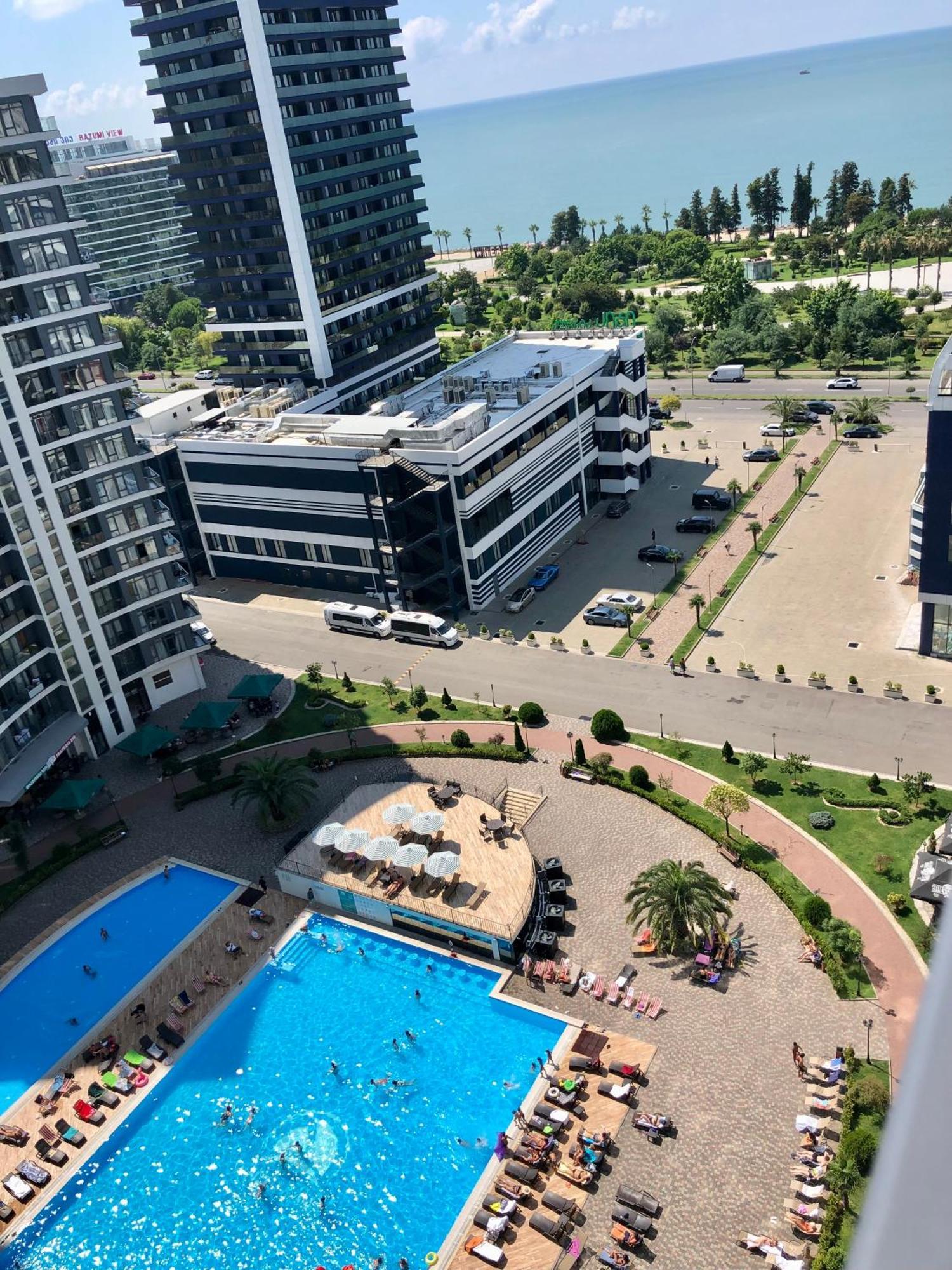 White Apartment Batumi Exterior photo