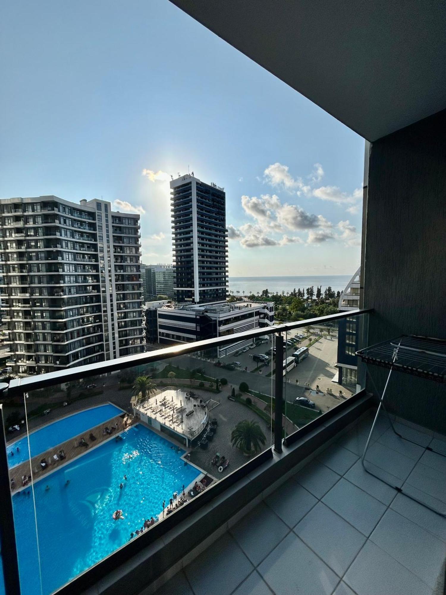 White Apartment Batumi Exterior photo