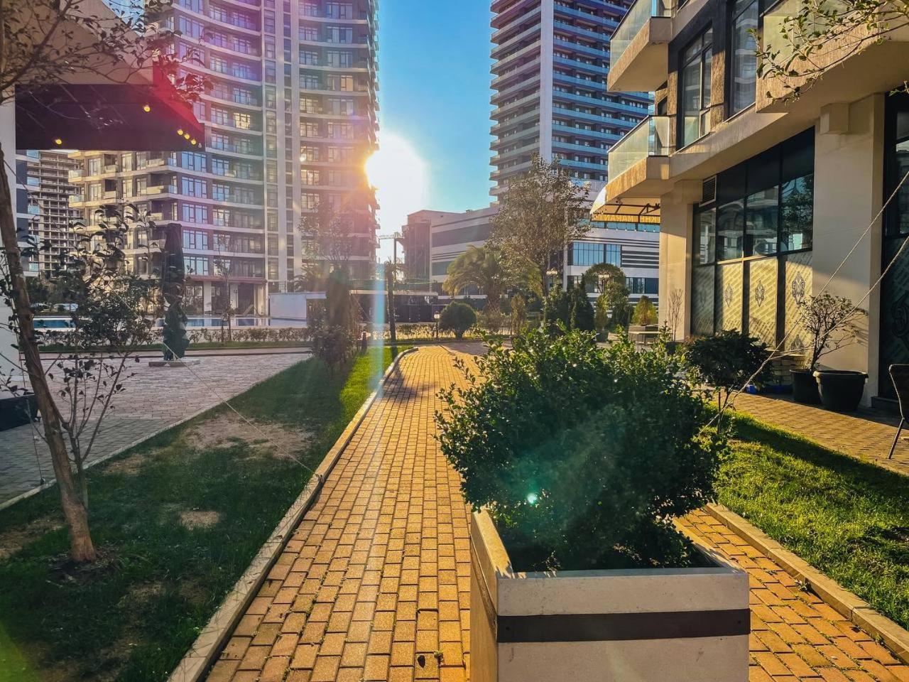 White Apartment Batumi Exterior photo