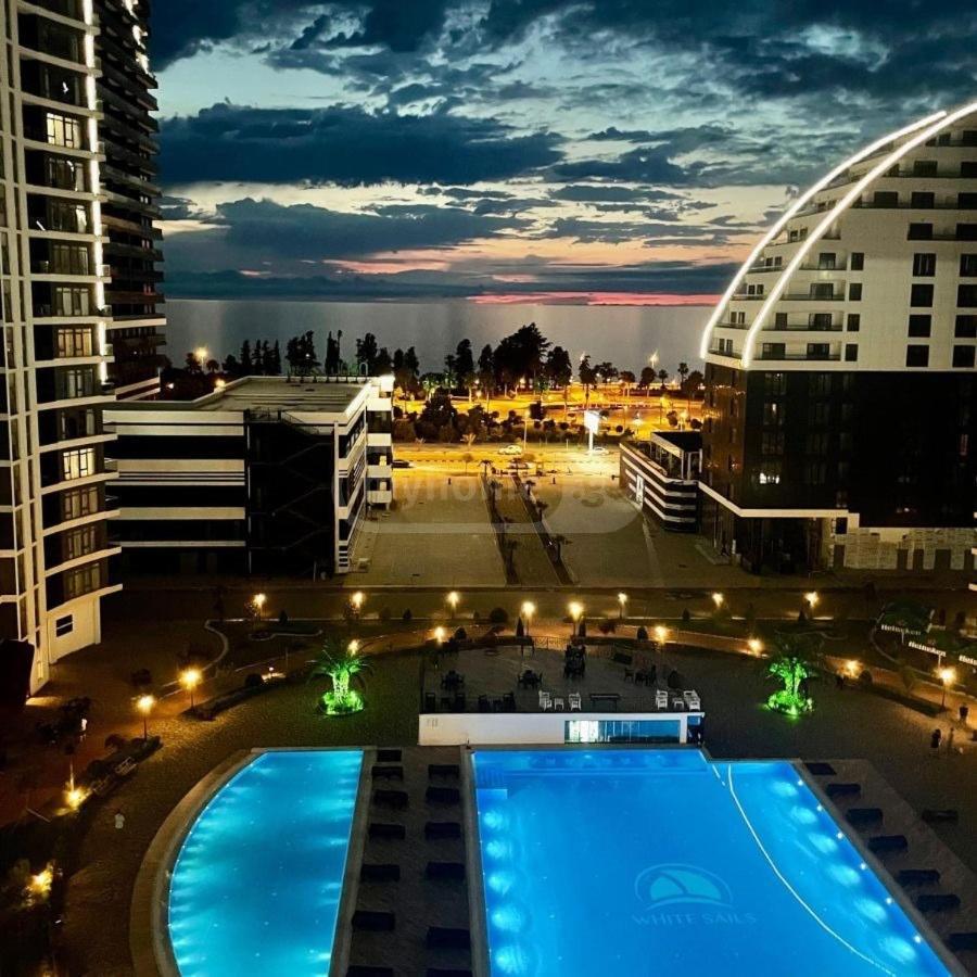 White Apartment Batumi Exterior photo