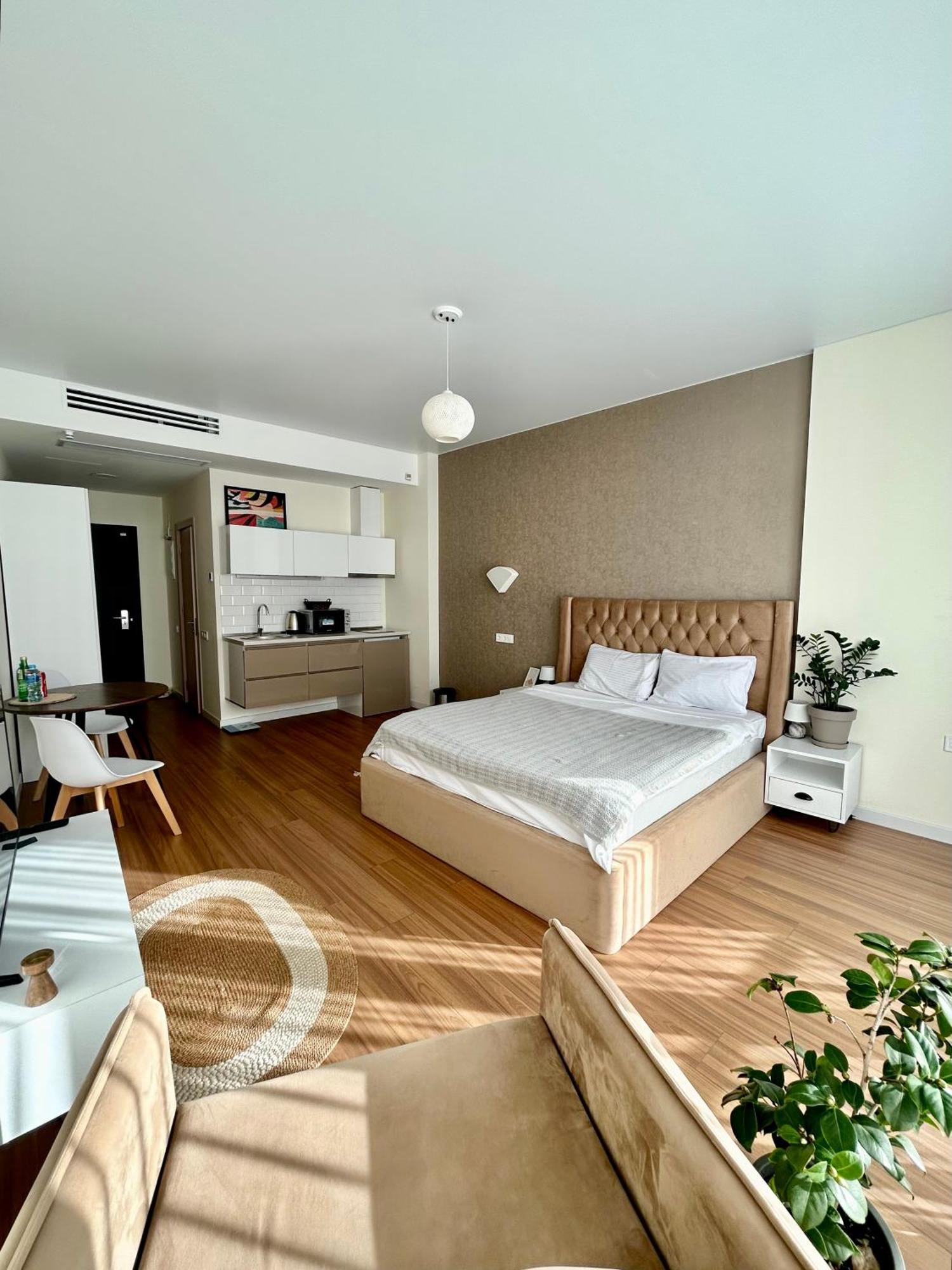 White Apartment Batumi Exterior photo